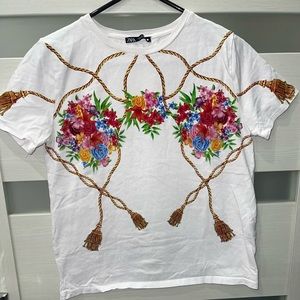 Zara White Floral T-Shirt Size Small